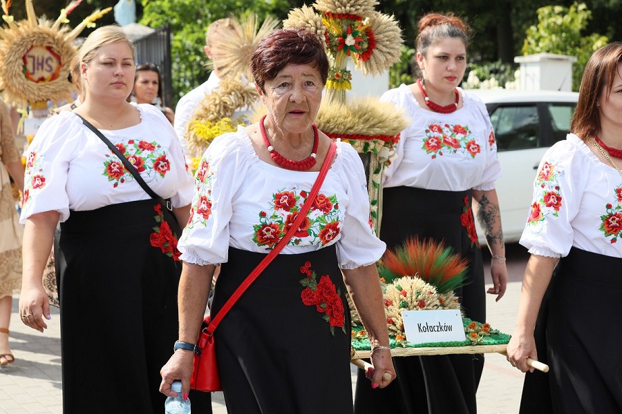 Gminne Dożynki w Opinogórze Górnej. Tradycja, folklor i wspólna zabawa
